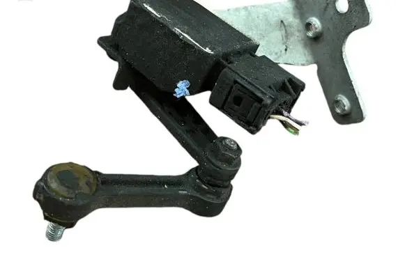 Headlight/headlamp level sensor
