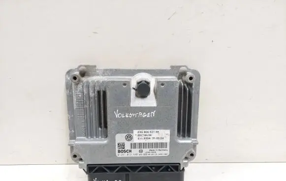 Volkswagen PASSAT B6 Engine control unit/module 03G906021NK EDC16U34 1039S16459