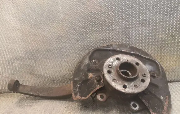 Mercedes-Benz GL X164 Front wheel hub 1643301820 A1643301820