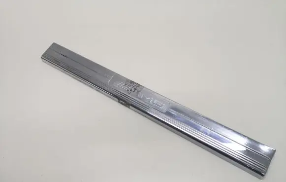 Mercedes-Benz CLS C219 Other sill/pillar trim element A2196801335