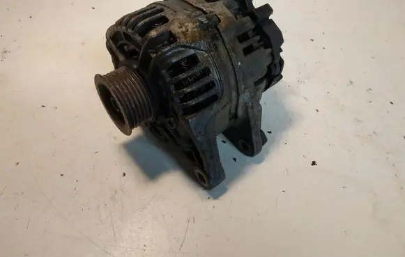 Toyota Avensis T250 Generator/alternator 270600D140A 0124325079