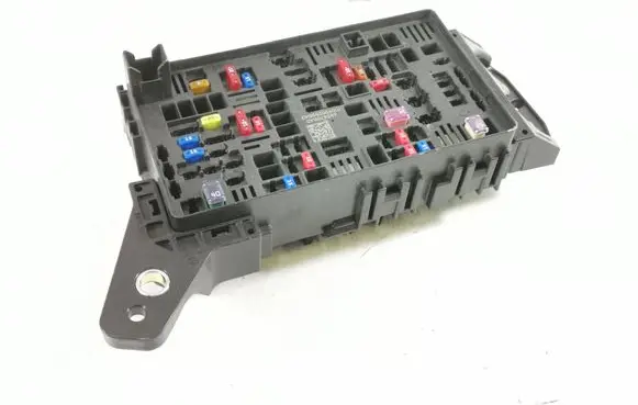 Jeep Grand Cherokee WL Fuse module 68347016AD