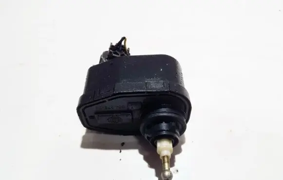 Headlight level adjustment motor