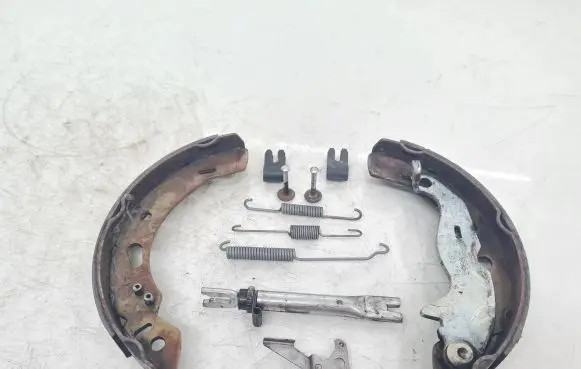 Ford Fiesta Handbrake/parking brake pads L958