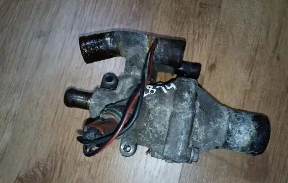 Volvo S40, V40 Engine coolant pipe/hose