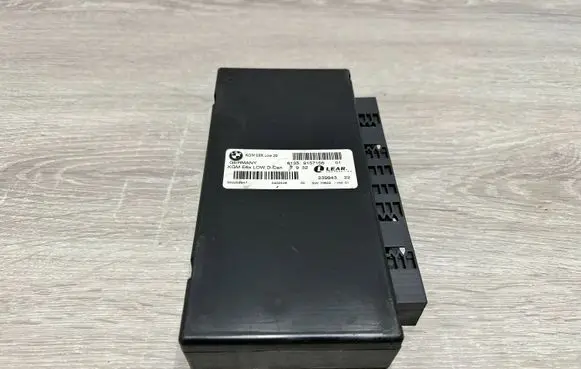 BMW 5 E60 E61 Comfort/convenience module 9157156 532256847 0402428