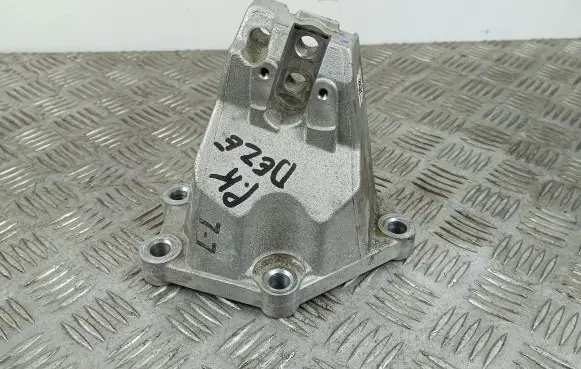 KIA Sportage Gearbox mounting bracket W221116E