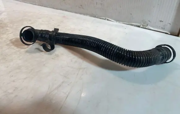 Audi Q7 4L Breather hose/pipe 7L0131625 7L0131625A