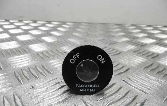 Passenger airbag on/off switch