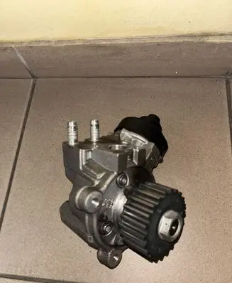 Audi A4 S4 B9 Fuel injection high pressure pump 04L130755E