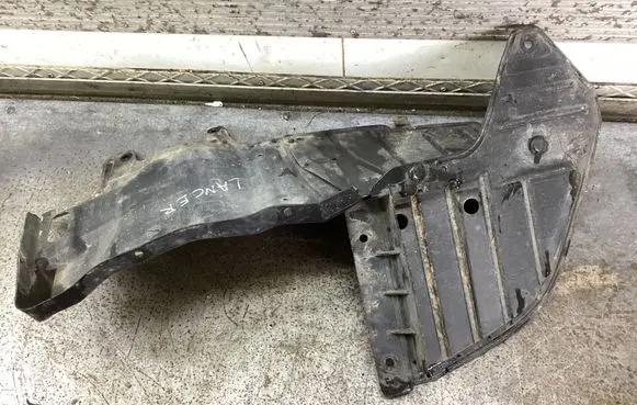 Mitsubishi Lancer Engine splash shield/under tray MR434771