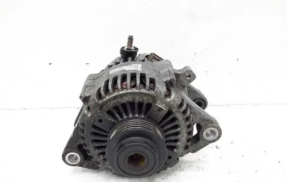 KIA Carnival Generator/alternator 373004X900