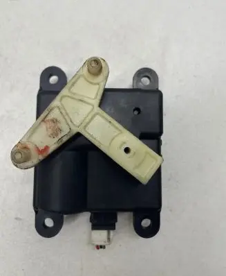 Nissan Primera Air flap motor/actuator 3T05030820
