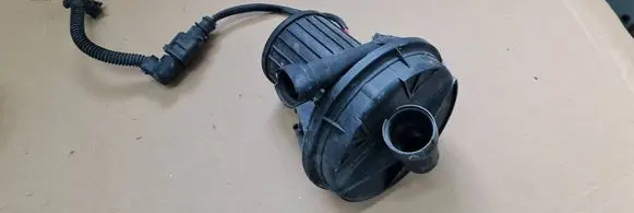 Audi A4 S4 B8 8K Secondary air pump 079959231