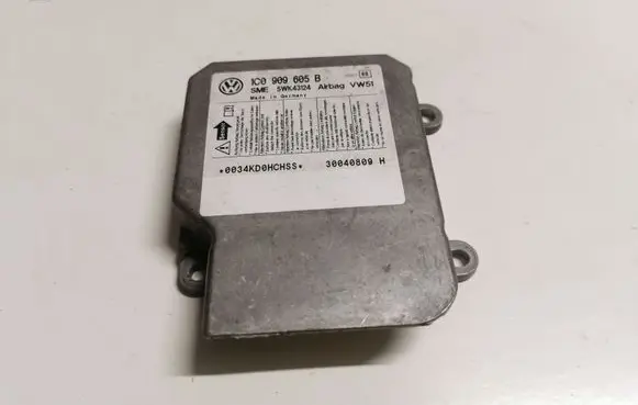 Volkswagen PASSAT B5.5 Airbag control unit/module 1C0909605B