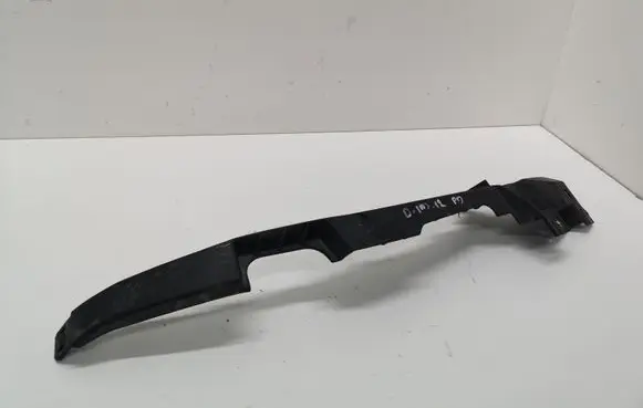 Opel Insignia A Front bumper mounting bracket