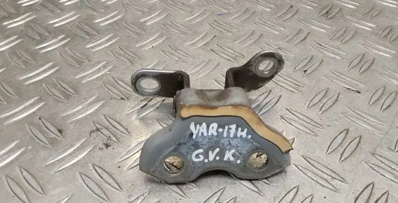 Toyota Yaris Rear door upper hinge