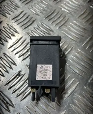 Volkswagen PASSAT B5 Windscreen/window heater switch 3B0959621D PA66GF30