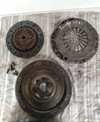 Seat Toledo III (5P) Clutch set kit Typm200xm215
