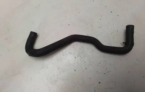 Engine coolant pipe/hose