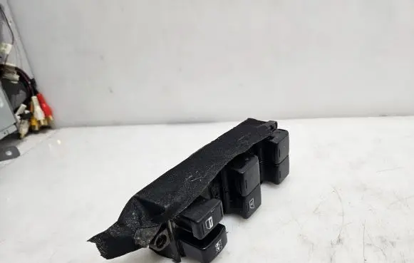 Subaru Outback Electric window control switch 157525