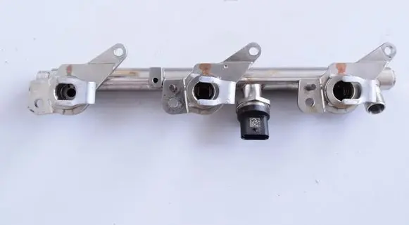 Mercedes-Benz E A207 Fuel main line pipe A2760781245 A2760700400