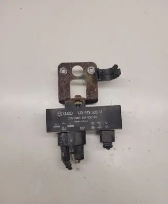 Volkswagen Fox Coolant fan relay 1J0919506 104400000
