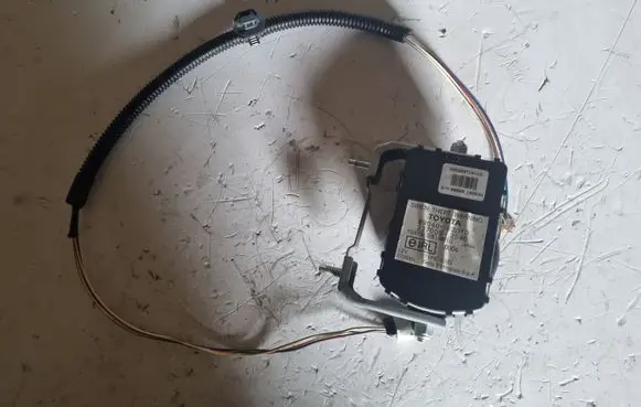 Toyota Avensis T250 Alarm system siren 8904002010