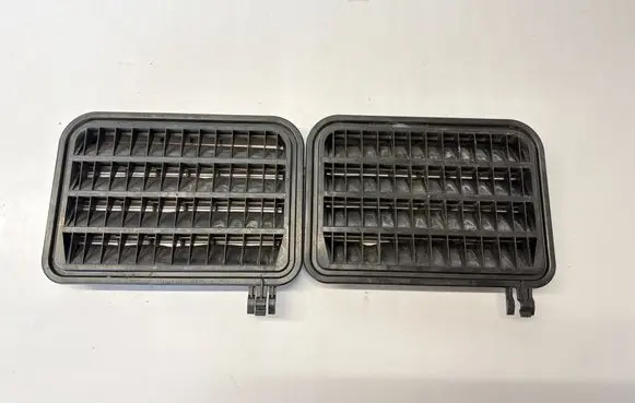 Mercedes-Benz CL C215 Quarter panel pressure vent A1408300042
