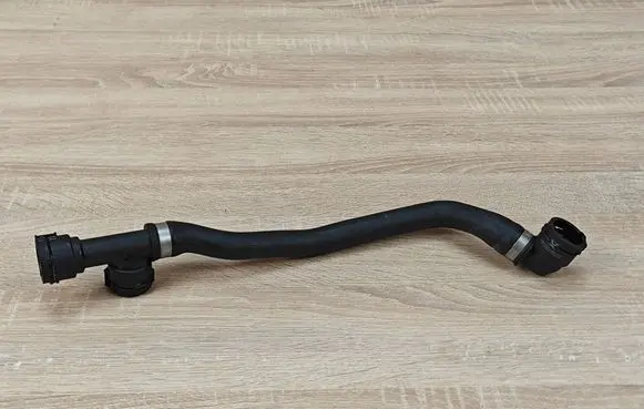 BMW 8 G16 Engine coolant pipe/hose 8678507