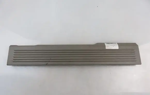 Hummer H2 Foot area side trim 15182380