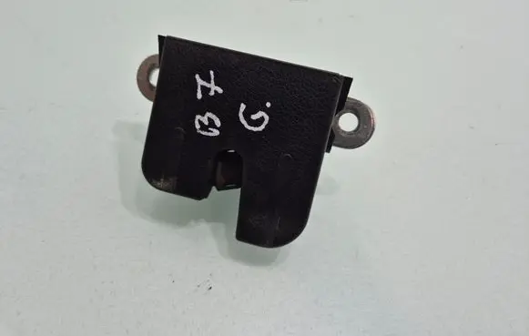 Volkswagen PASSAT B7 Tailgate/trunk/boot lock/catch/latch 1K6827505E