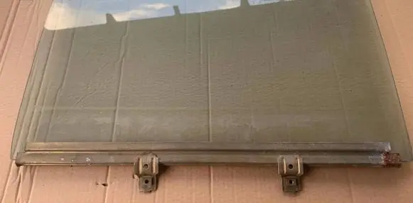 Mercedes-Benz W123 Rear door window glass