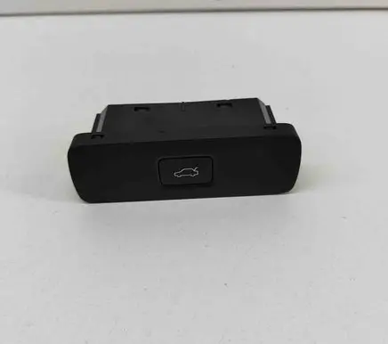 Volvo XC40 Tailgate/boot open switch button 32350330