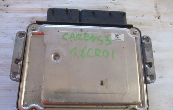 KIA Carens III Engine control unit/module 0281017171