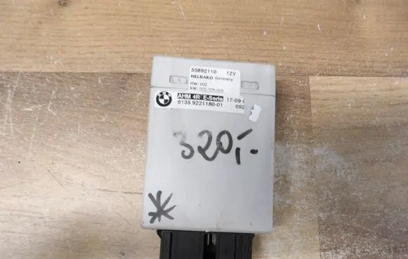 BMW 5 E60 E61 Tow bar trailer control unit/module 55892110 9221180 002008005
