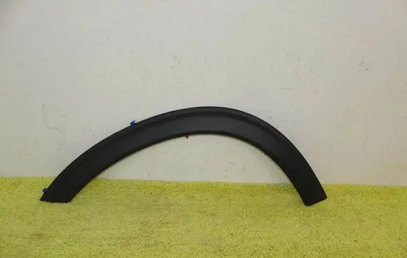 Isuzu D-Max Front arch trim 