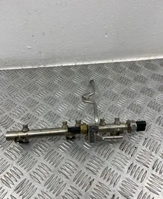 BMW 1 E81 E87 Fuel main line pipe 7537319