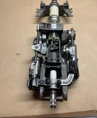 Steering wheel axle set