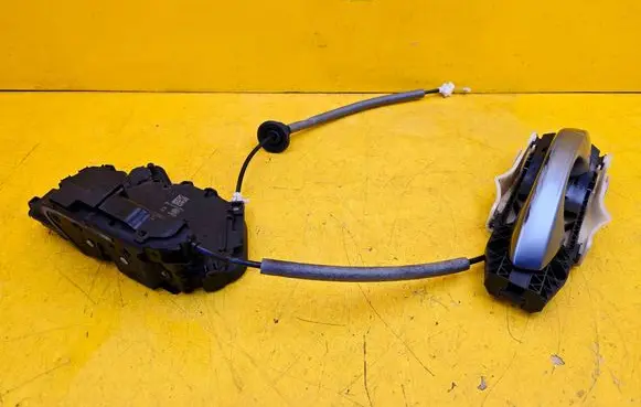 Skoda Superb B8 (3V) Rear door lock 5TA839016J