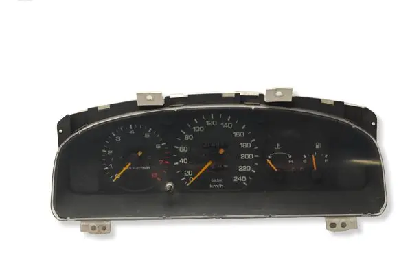 Mazda 626 Speedometer (instrument cluster) PLJ620001A