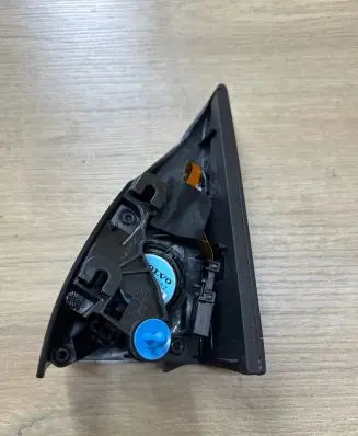 Volvo V60 Front door high frequency speaker