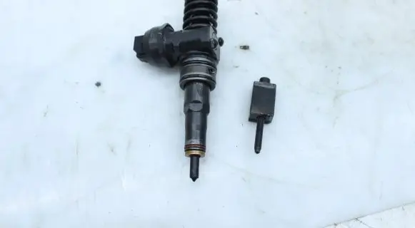Seat Altea Fuel injector 038130073AG