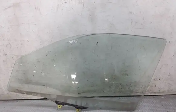 Mitsubishi Outlander Front door window glass four-door