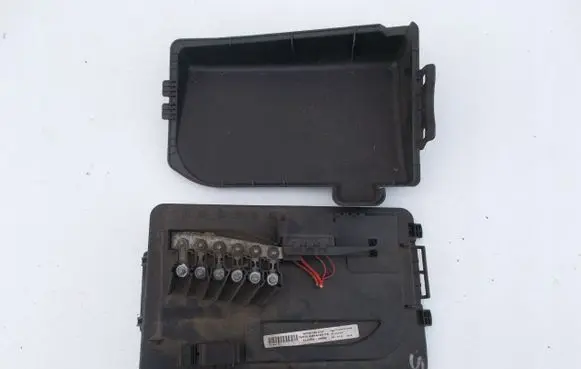 Seat Ibiza III (6L) Fuse module 6Q0548M