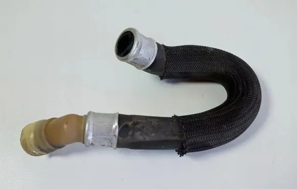 Ford Mustang VI Engine coolant pipe/hose FR3318K579