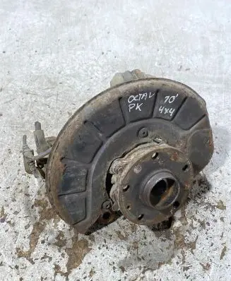 Skoda Octavia Mk2 (1Z) Front wheel hub spindle knuckle