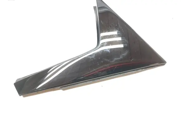 Tailgate/trunk spoiler