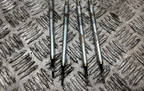 Mazda 3 III Glow plug S55018601