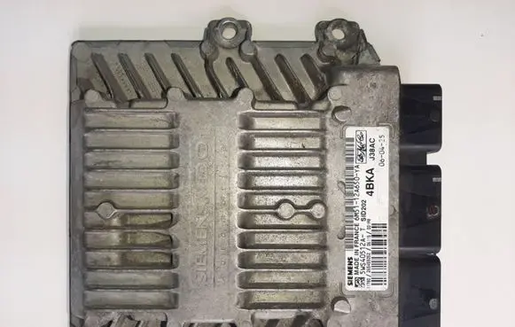 Ford Focus Engine control unit/module 6M5112A650YA 5WS40512AT